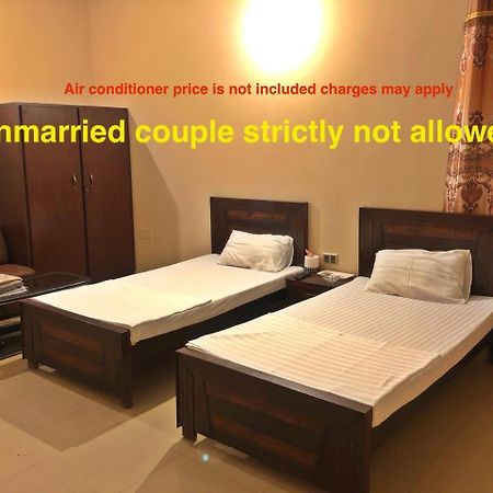 Babar House Hotel Faisalabad Exterior photo