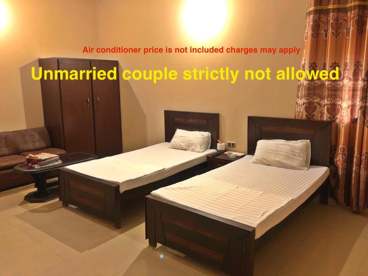 Babar House Hotel Faisalabad Exterior photo
